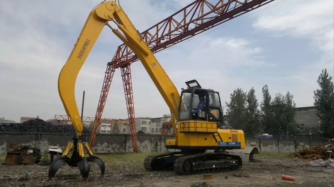 挖掘机油电两用 抓钢机 改装